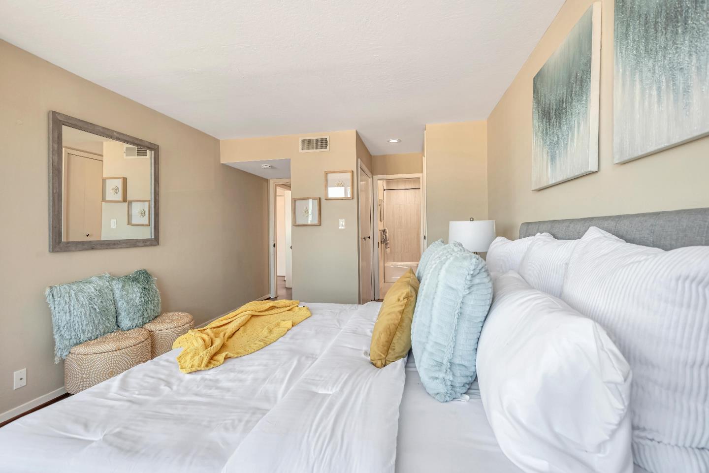 1700 San Carlos AVE 206