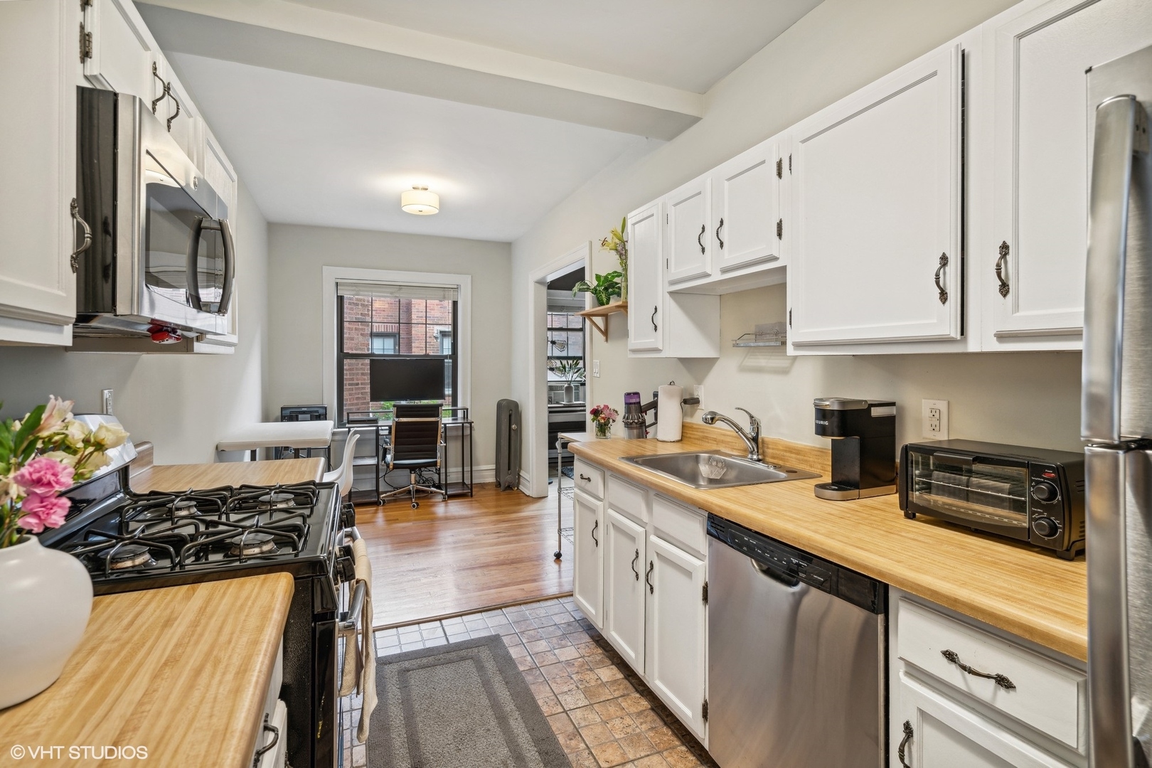 5467 S Ingleside Avenue Unit: 2E