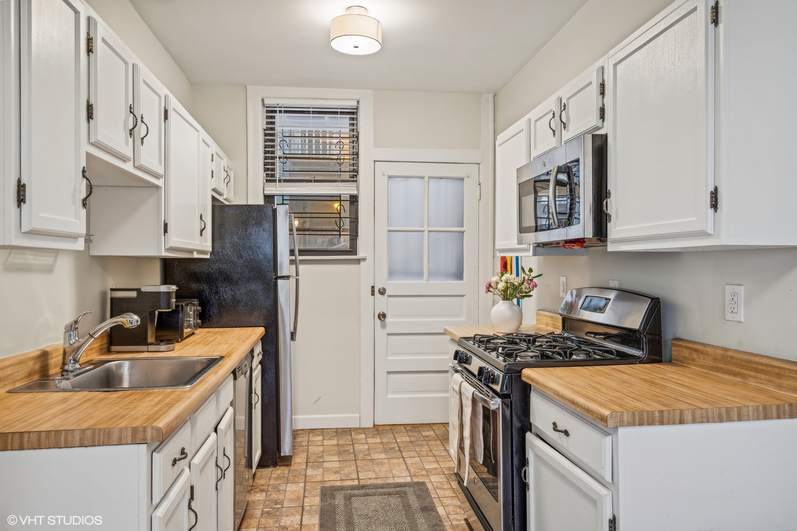 5467 S Ingleside Avenue Unit: 2E