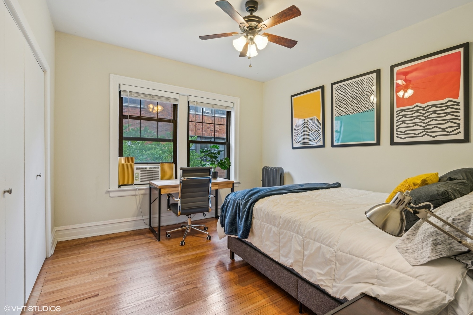 5467 S Ingleside Avenue Unit: 2E
