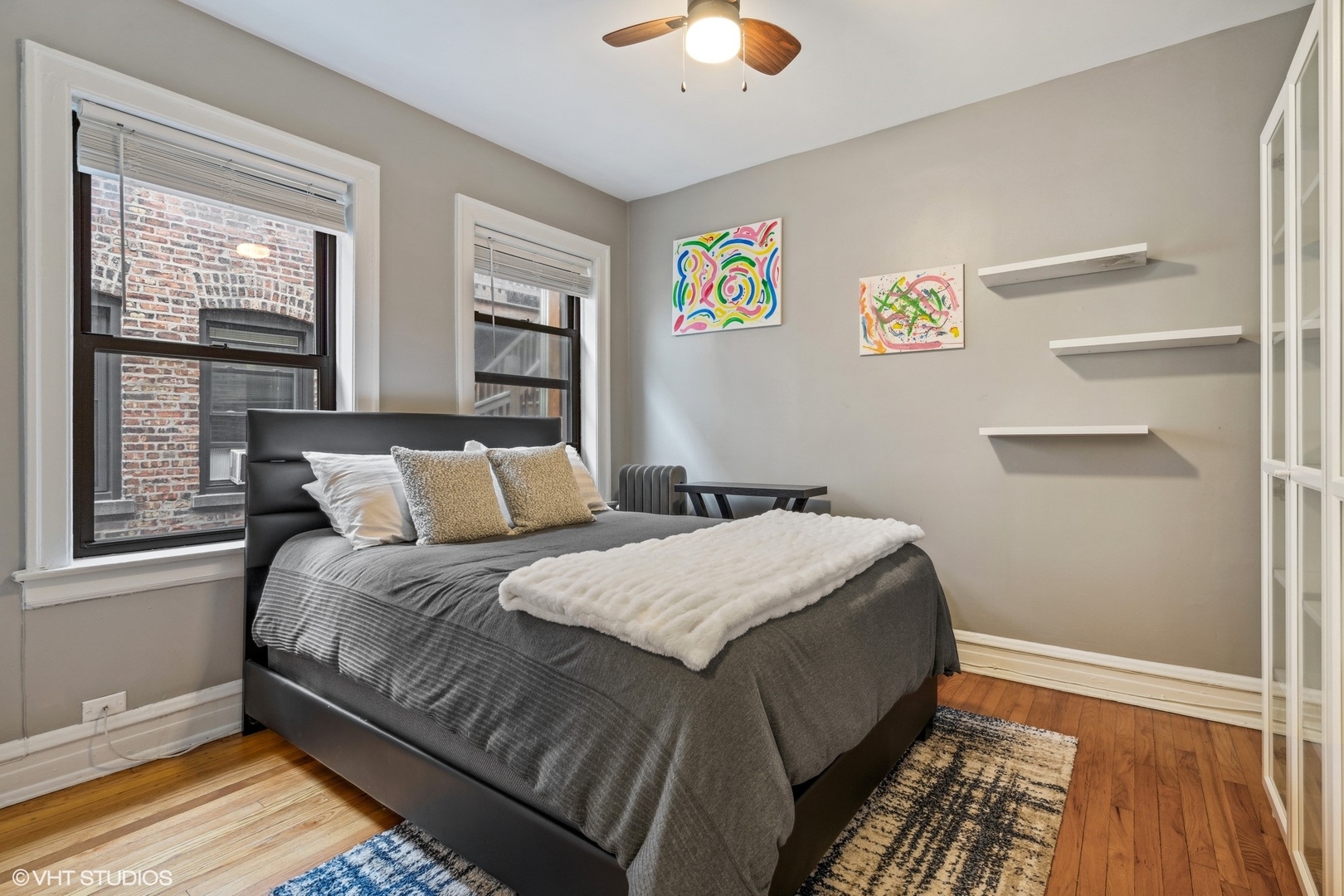5467 S Ingleside Avenue Unit: 2E