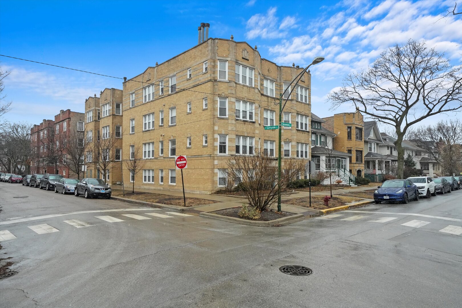 4502 N Sacramento Avenue Unit: 2