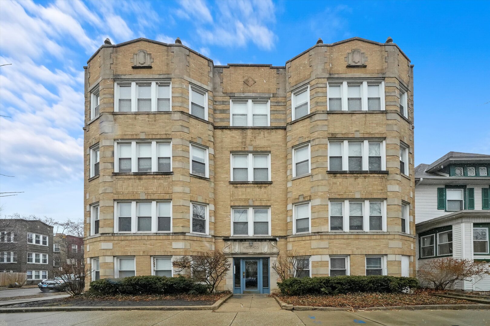 4502 N Sacramento Avenue Unit: 2