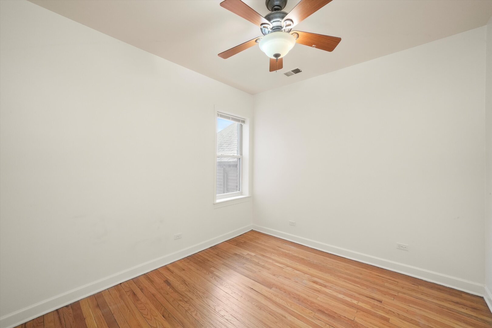 4502 N Sacramento Avenue Unit: 2