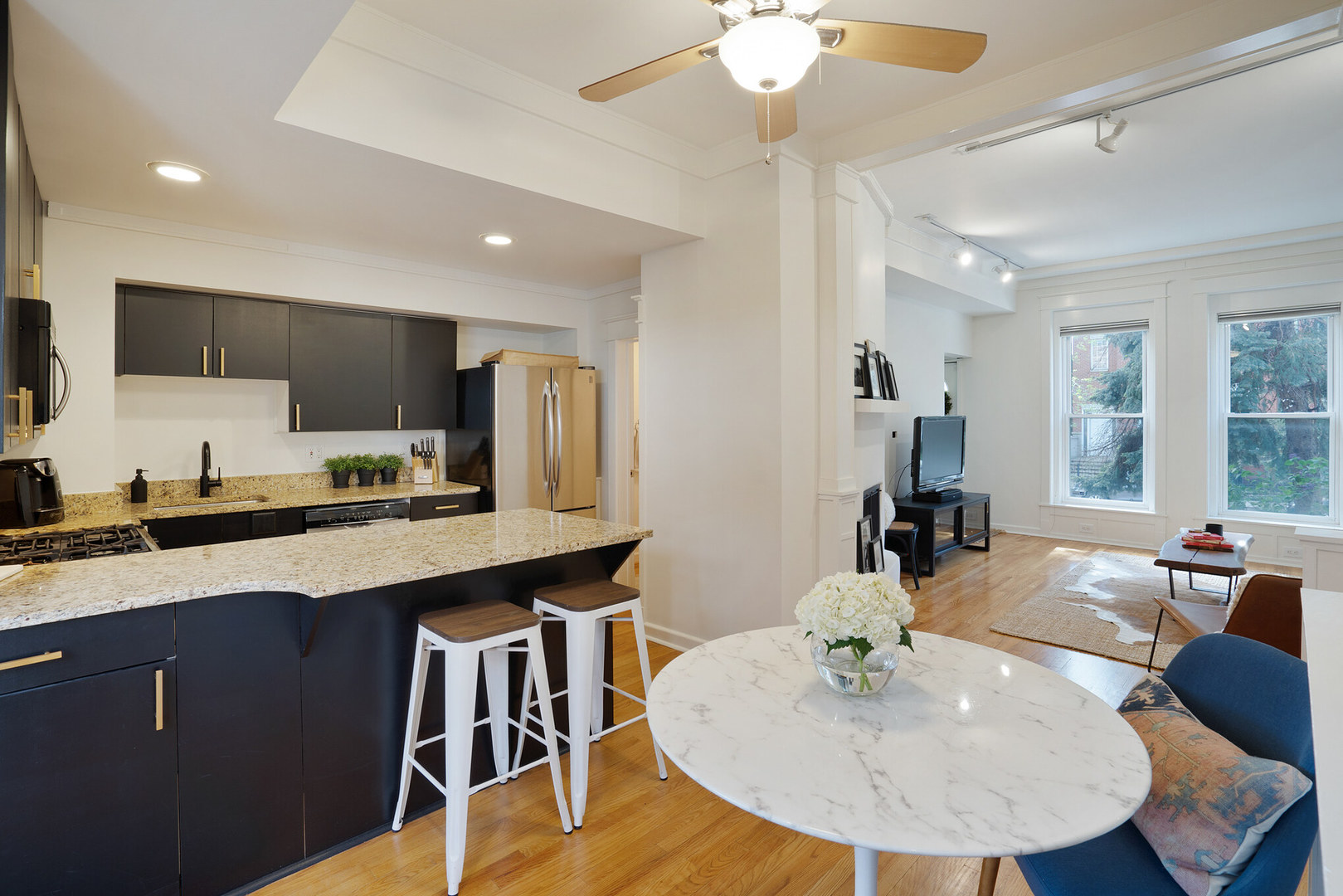 2729 N RACINE Avenue Unit: N