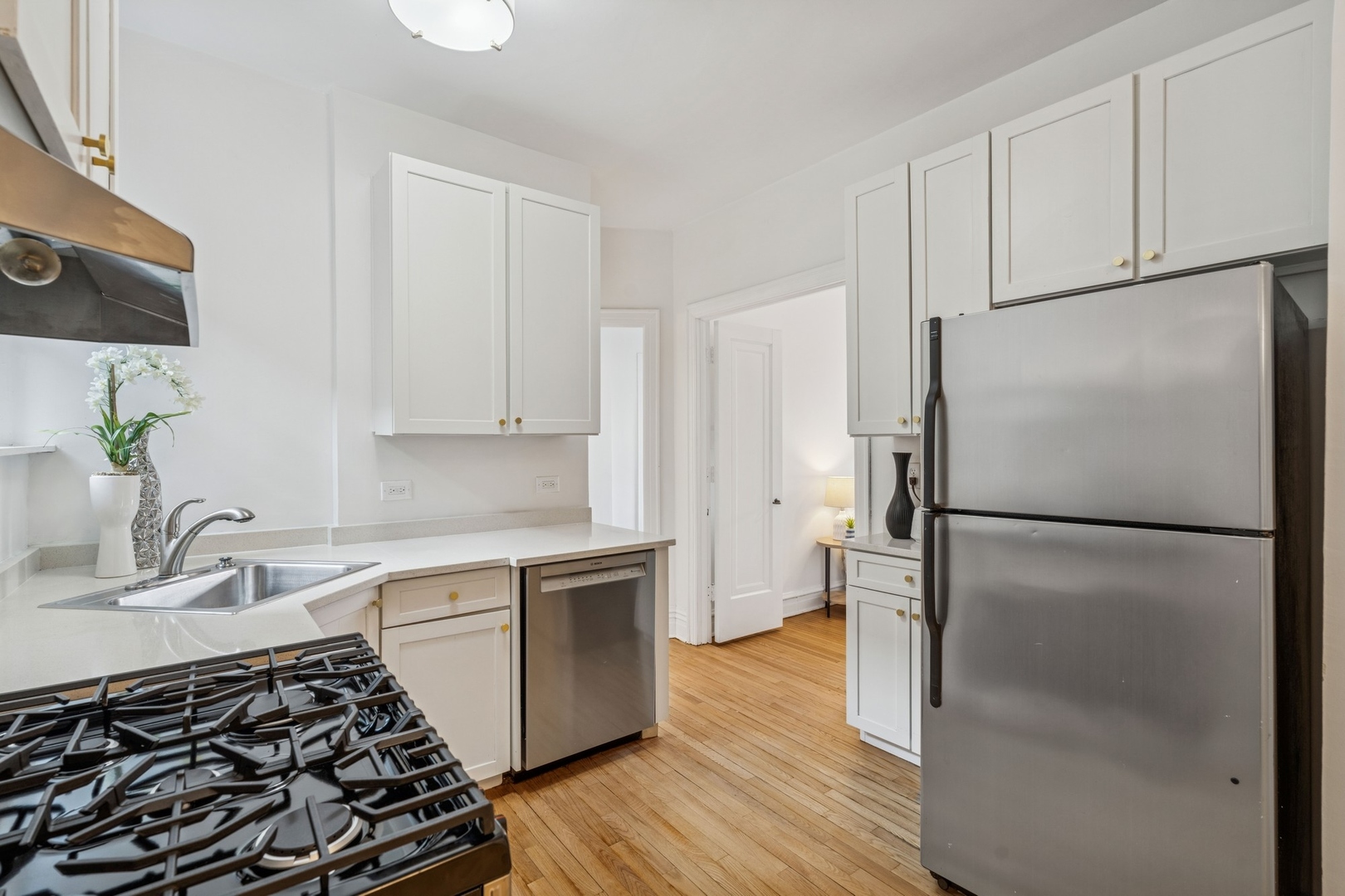 707 W JUNIOR Terrace Unit: 3S