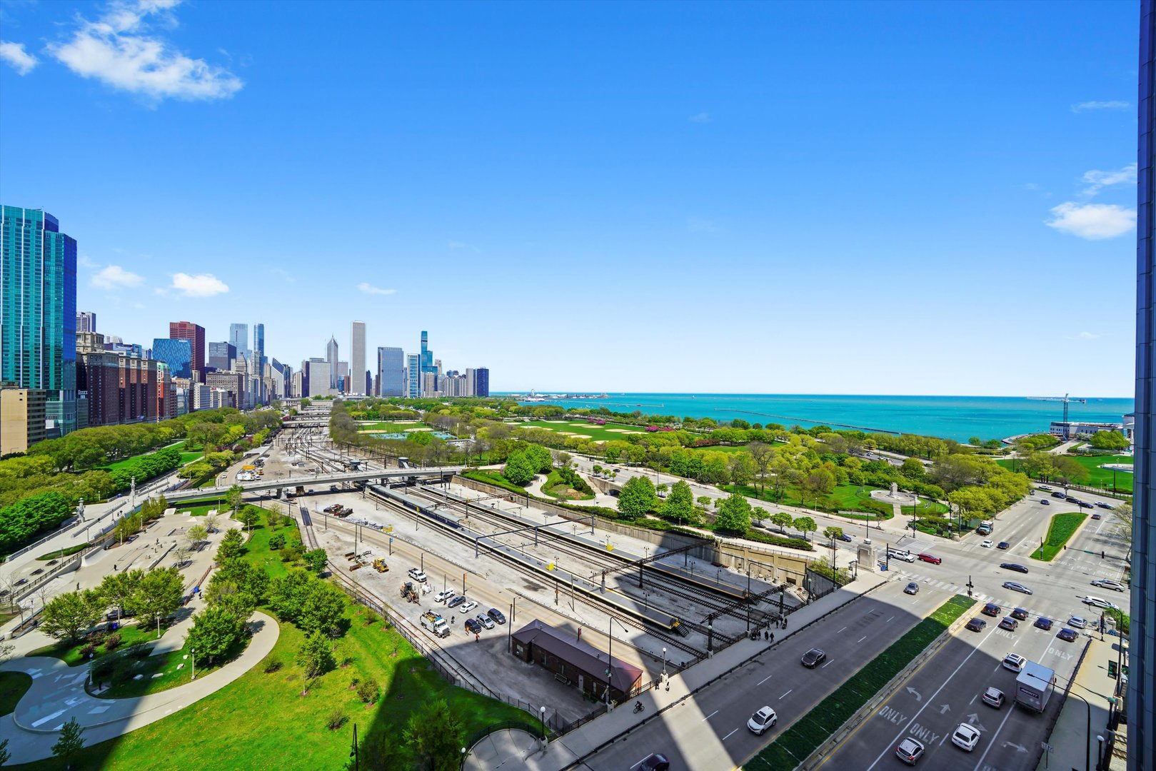 1201 S Prairie Avenue Unit: 1502