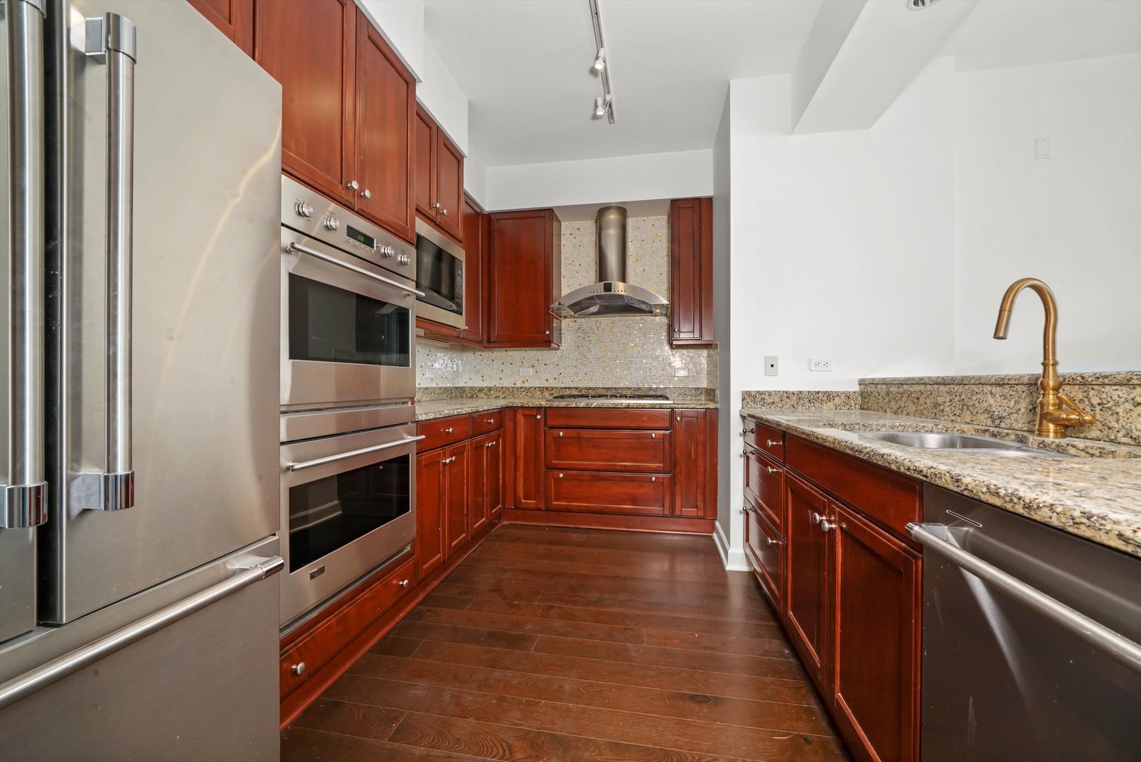 1201 S Prairie Avenue Unit: 1502