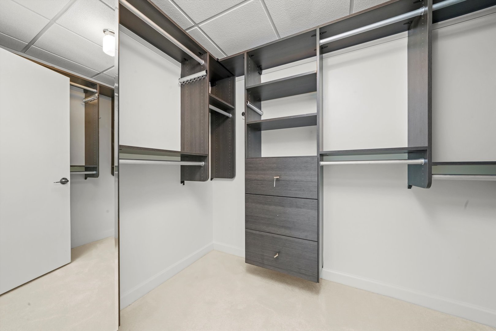 1201 S Prairie Avenue Unit: 1502