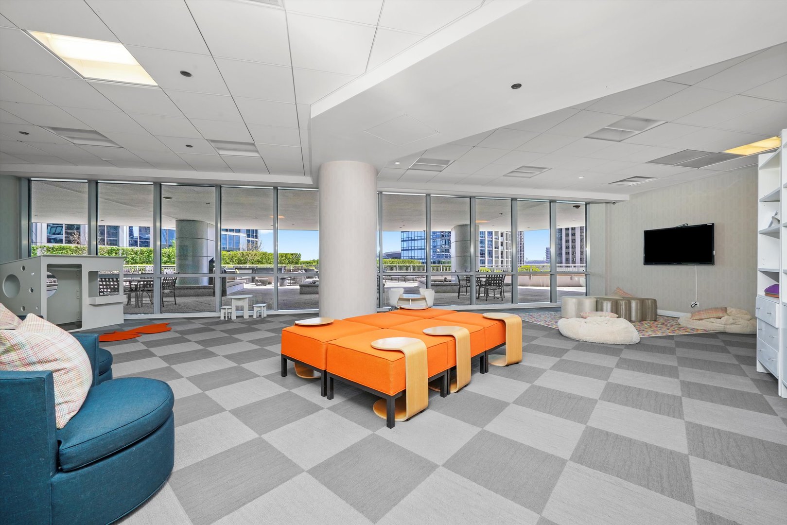 1201 S Prairie Avenue Unit: 1502