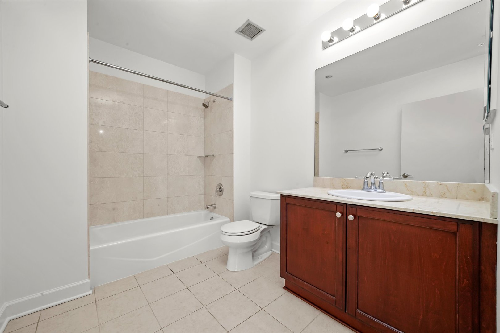 1201 S Prairie Avenue Unit: 1502
