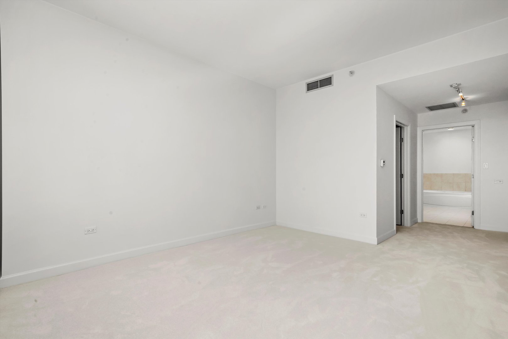 1201 S Prairie Avenue Unit: 1502
