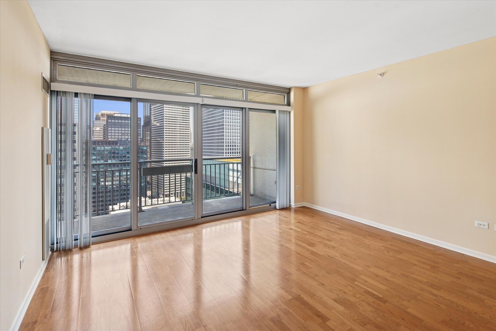125 S JEFFERSON Street Unit: 2806