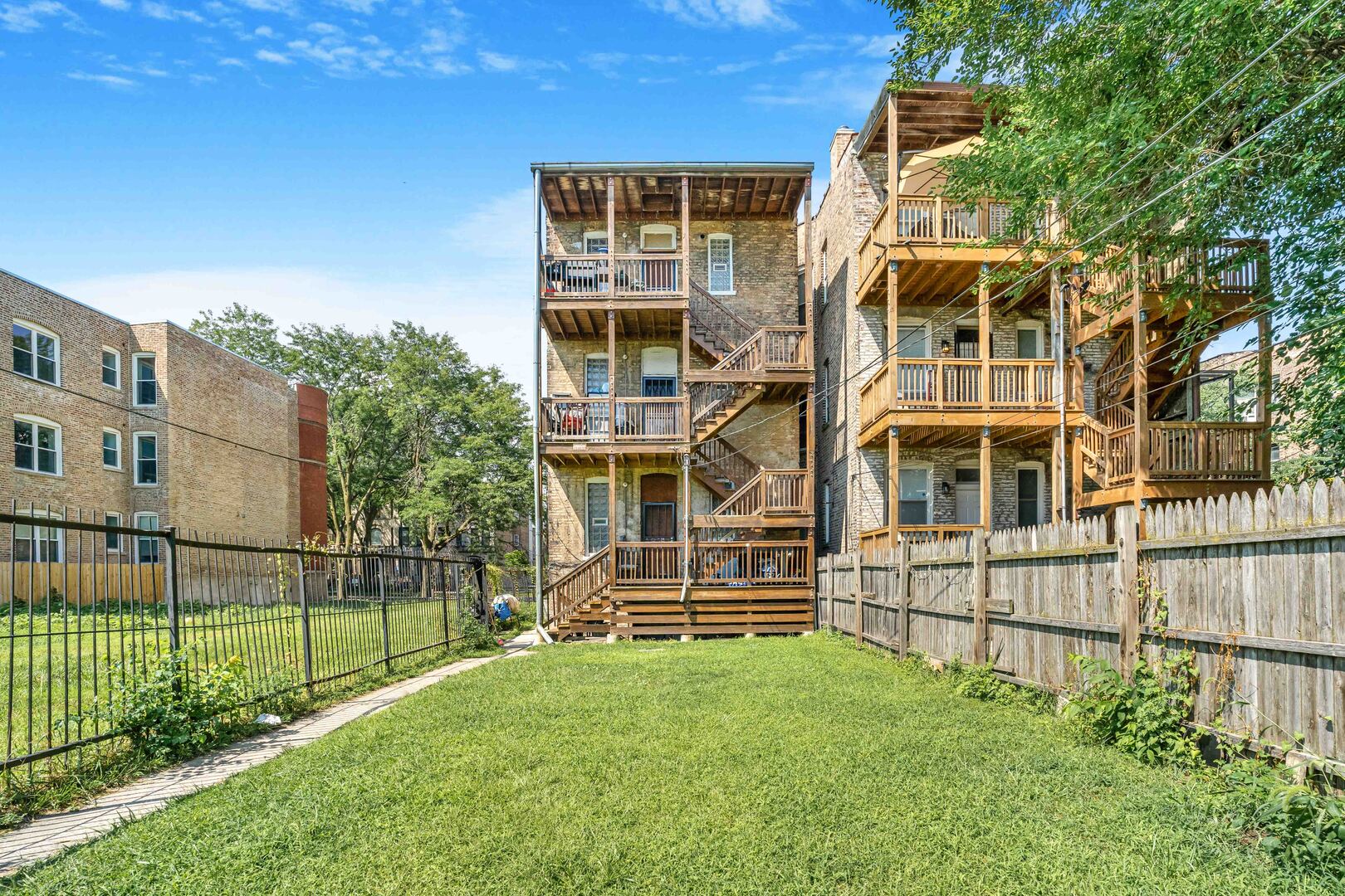 5225 S Indiana Avenue