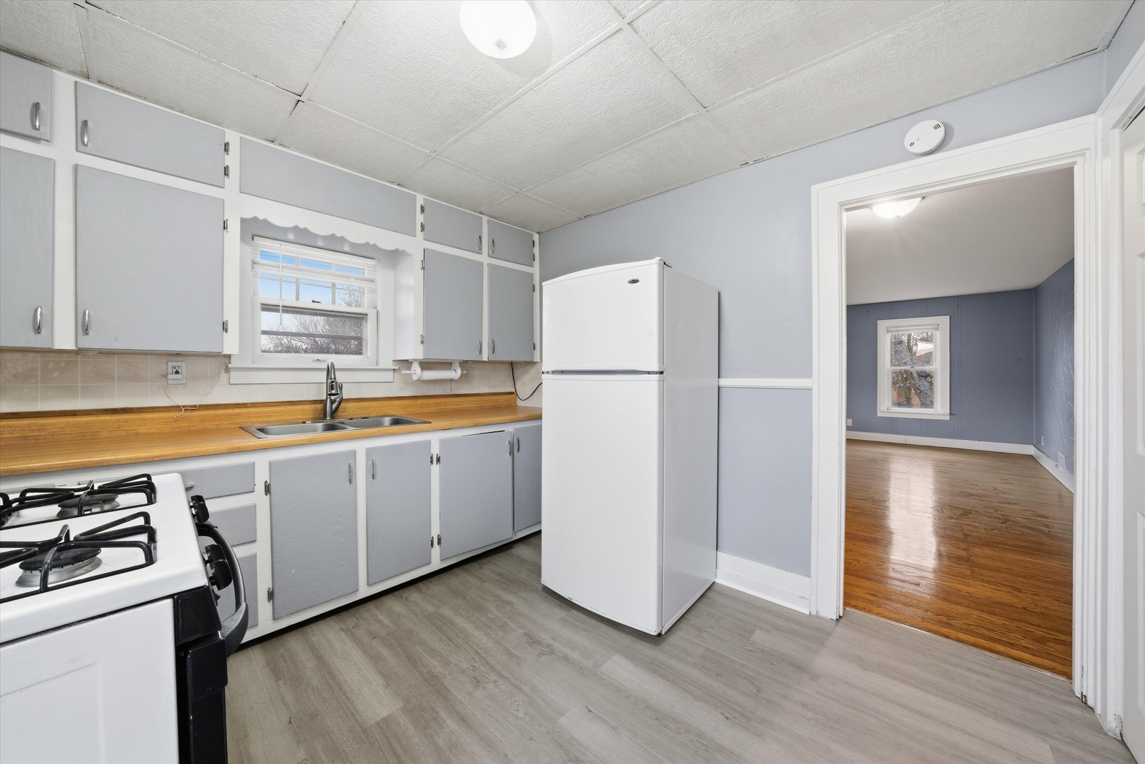 18335 Sherman Street Unit: 2