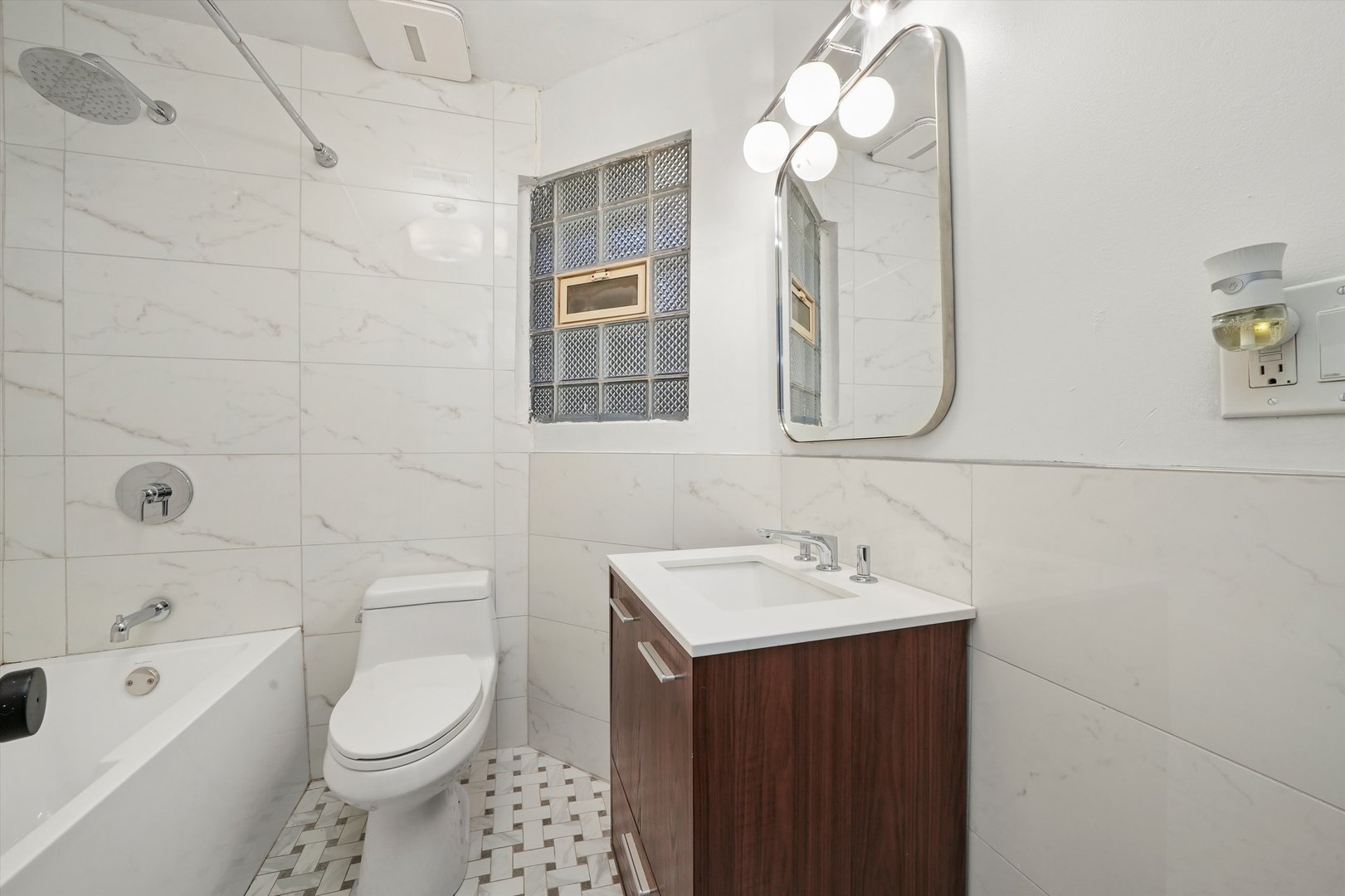 2345 W Grenshaw Street