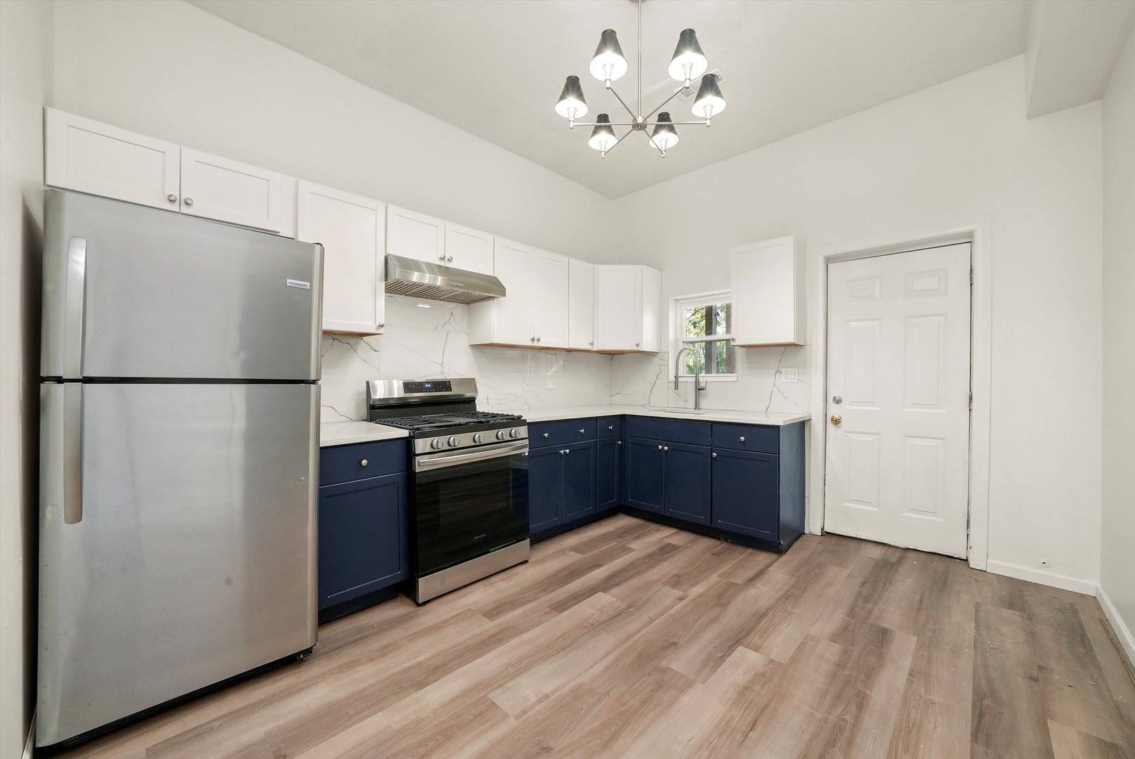 2345 W Grenshaw Street