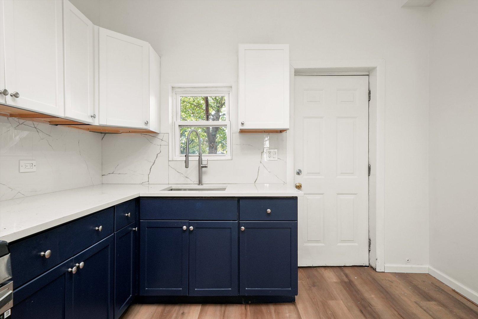 2345 W Grenshaw Street