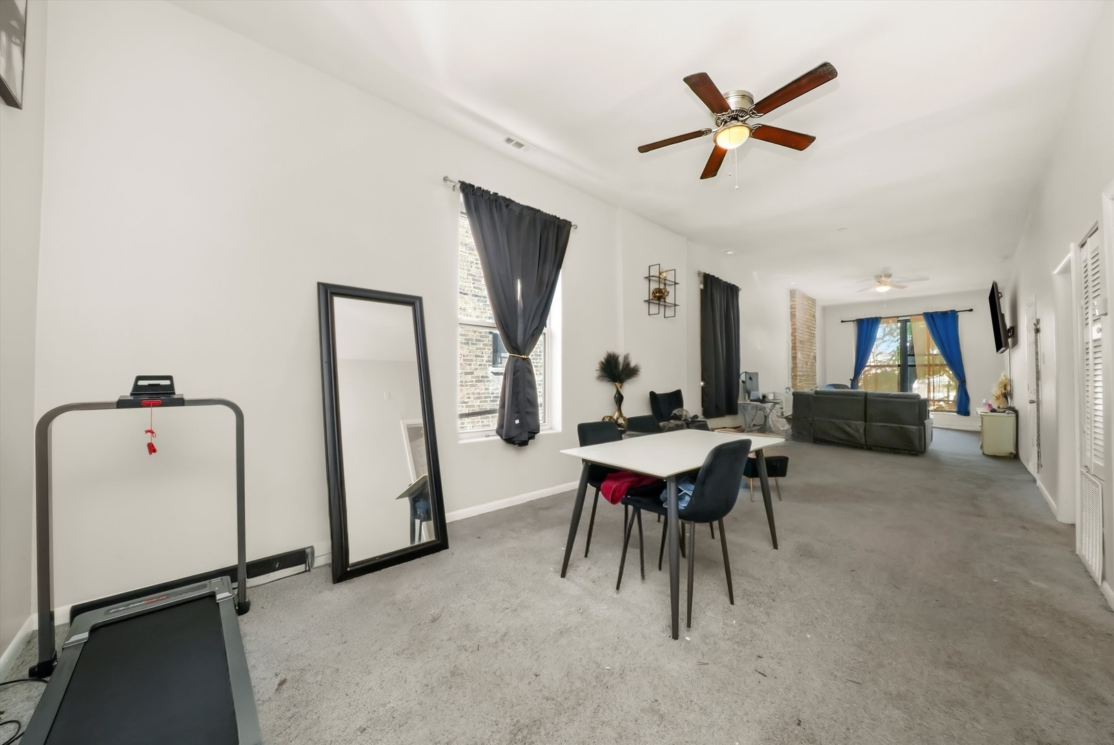 2345 W Grenshaw Street