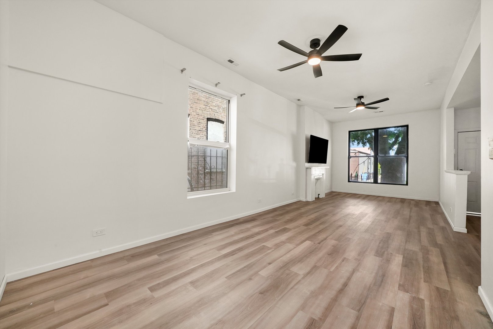 2345 W Grenshaw Street