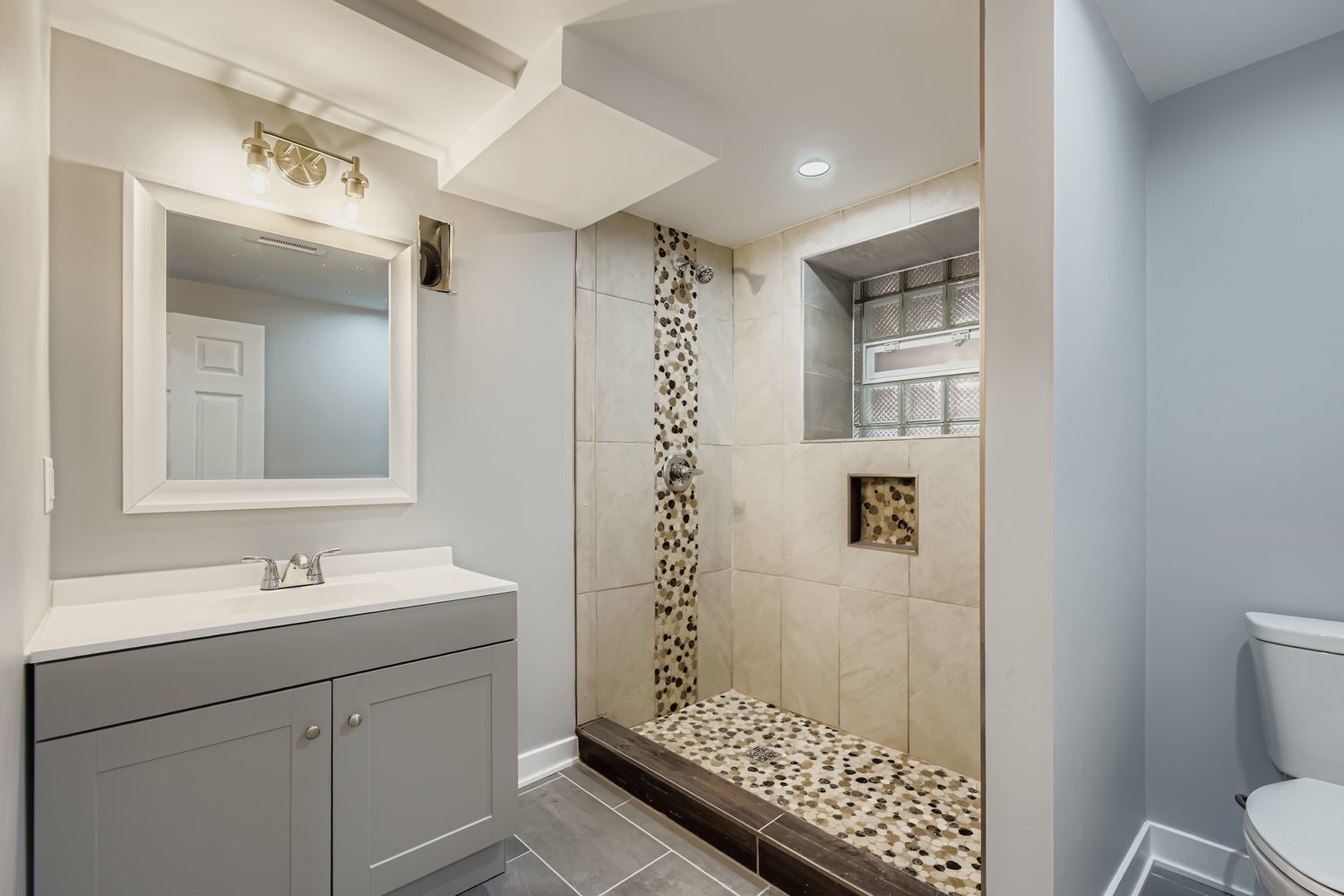 7934 S Aberdeen Street