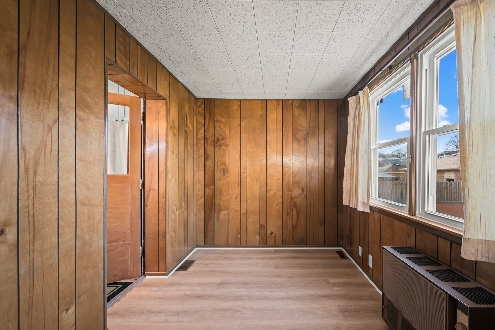 5846 N Rockwell Street