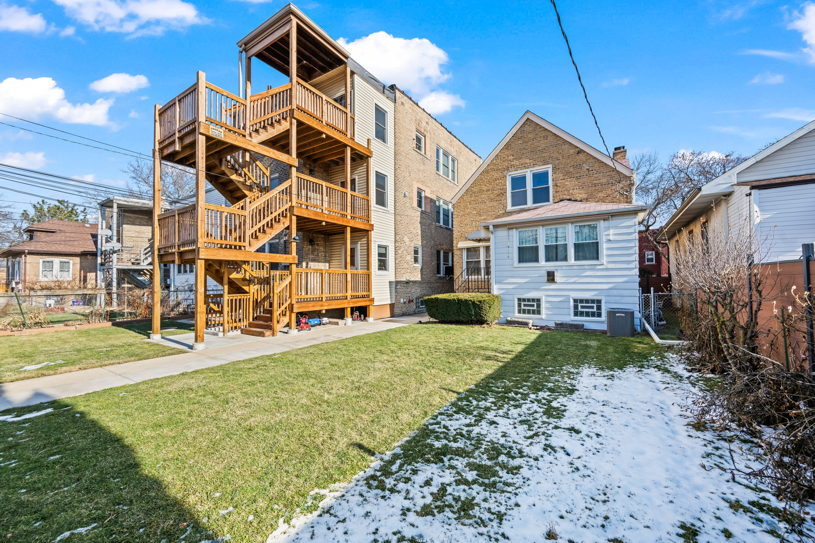 5846 N Rockwell Street