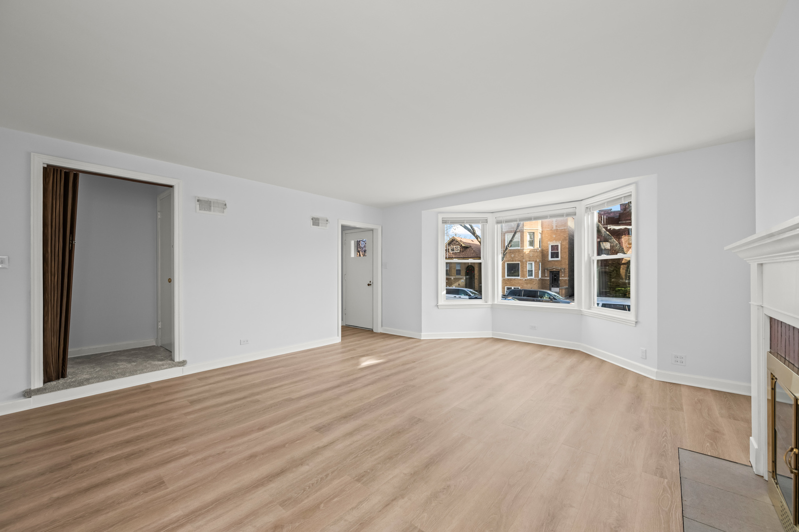 5846 N Rockwell Street