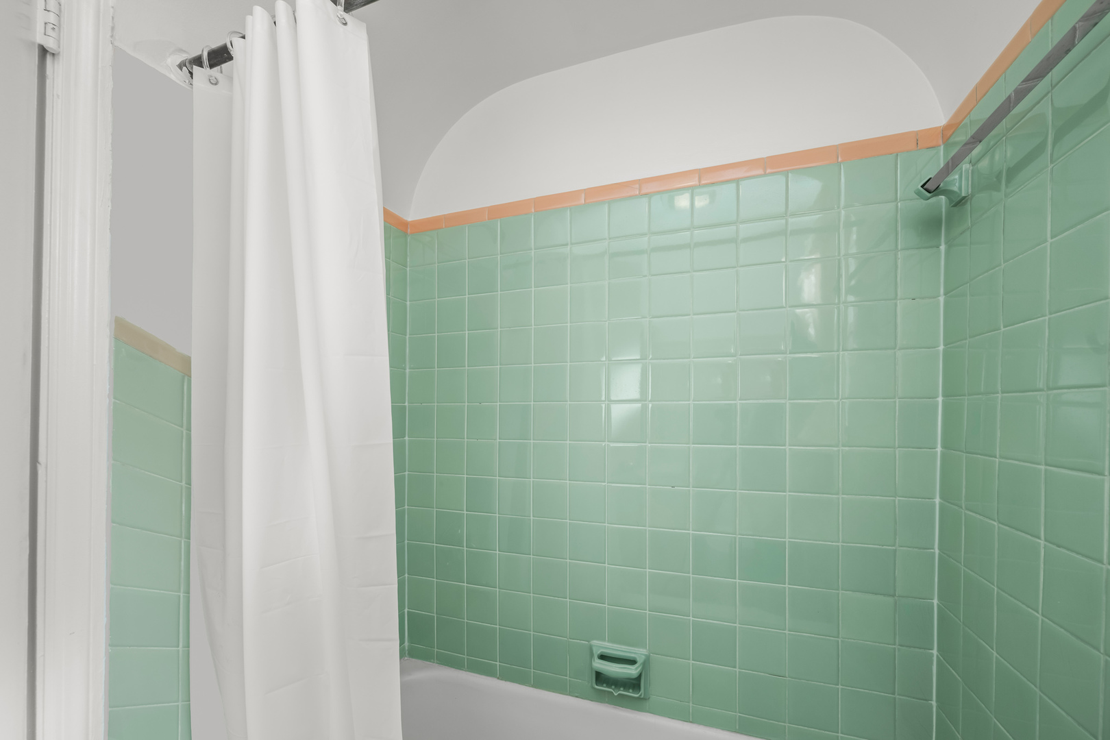 5846 N Rockwell Street