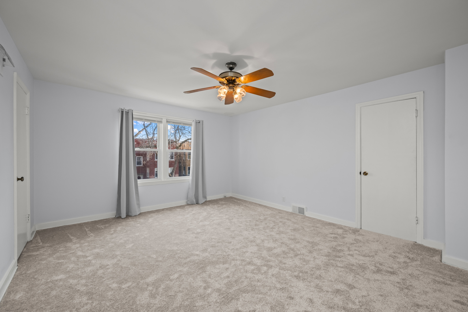 5846 N Rockwell Street