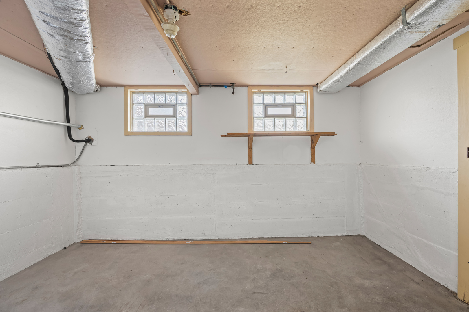 5846 N Rockwell Street