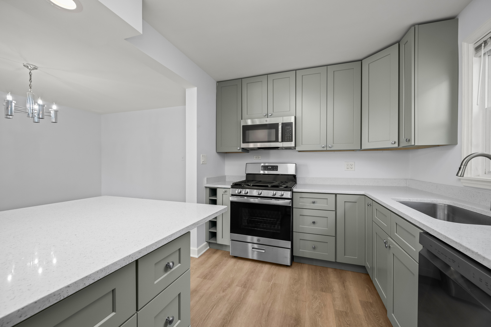 5846 N Rockwell Street