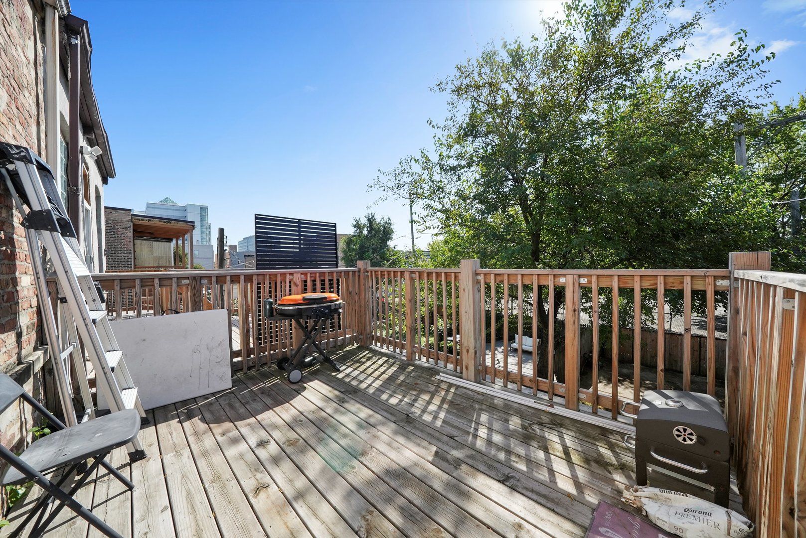 2345 W Grenshaw Street