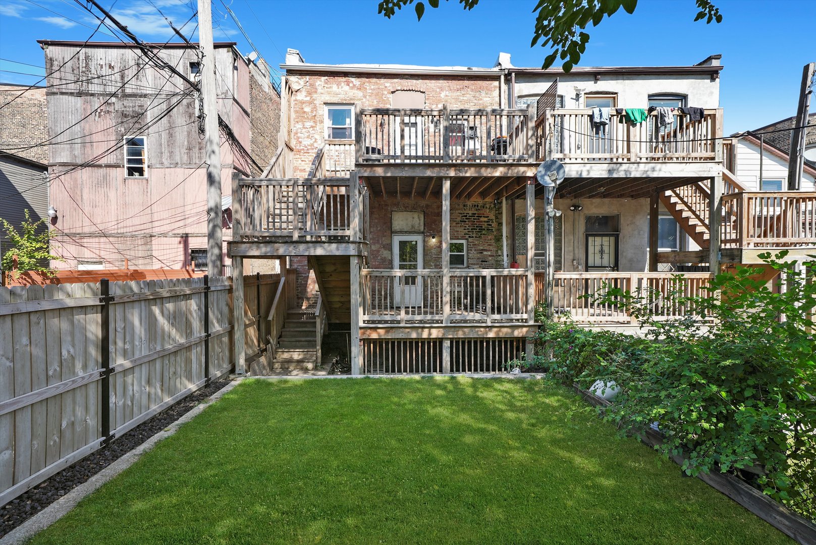 2345 W Grenshaw Street