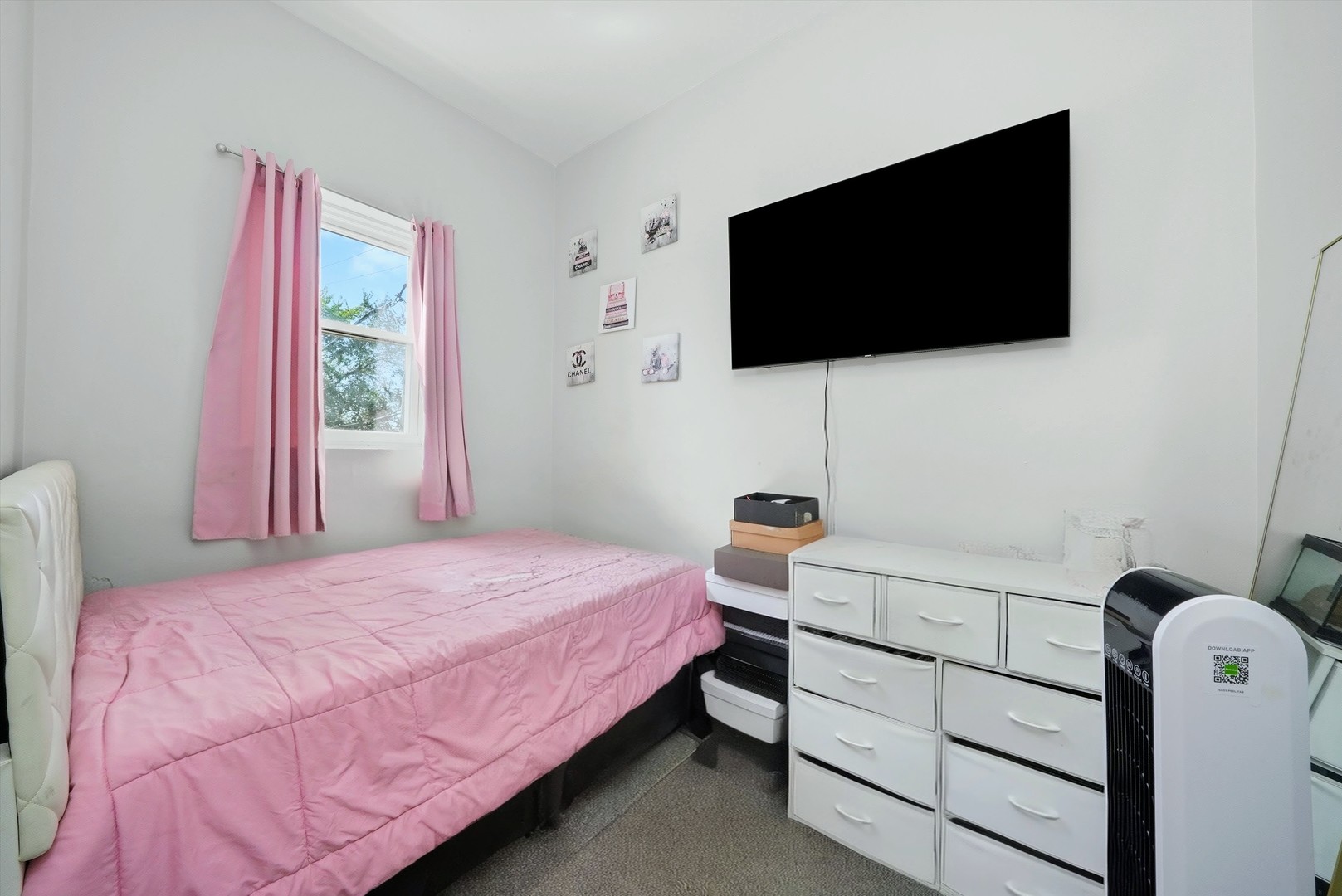 2345 W Grenshaw Street