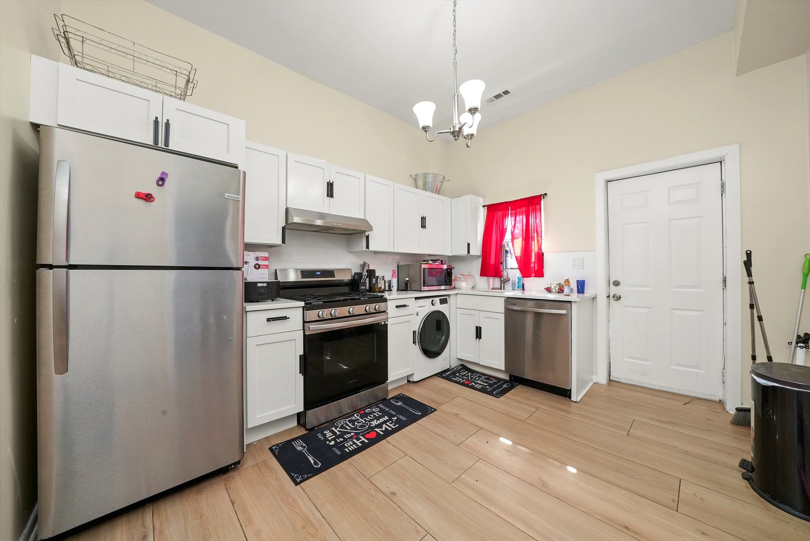 2345 W Grenshaw Street