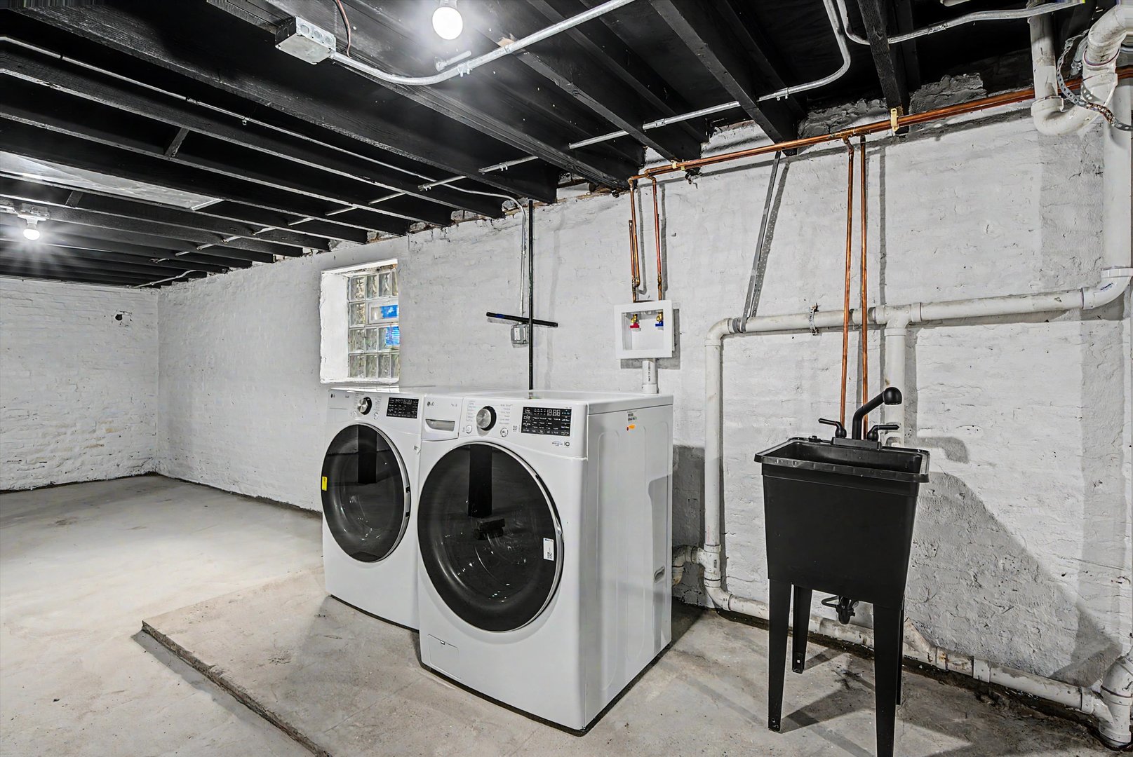 6517 S Winchester Avenue