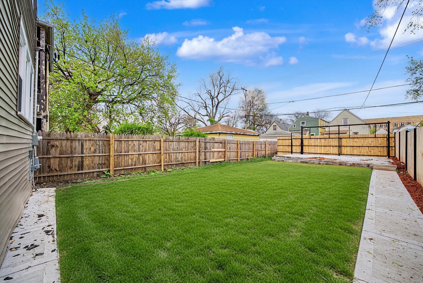 6517 S Winchester Avenue