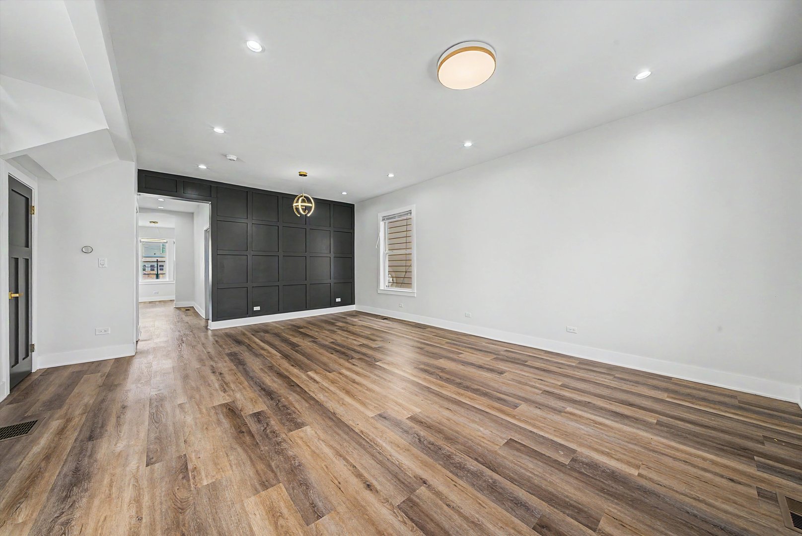 6517 S Winchester Avenue