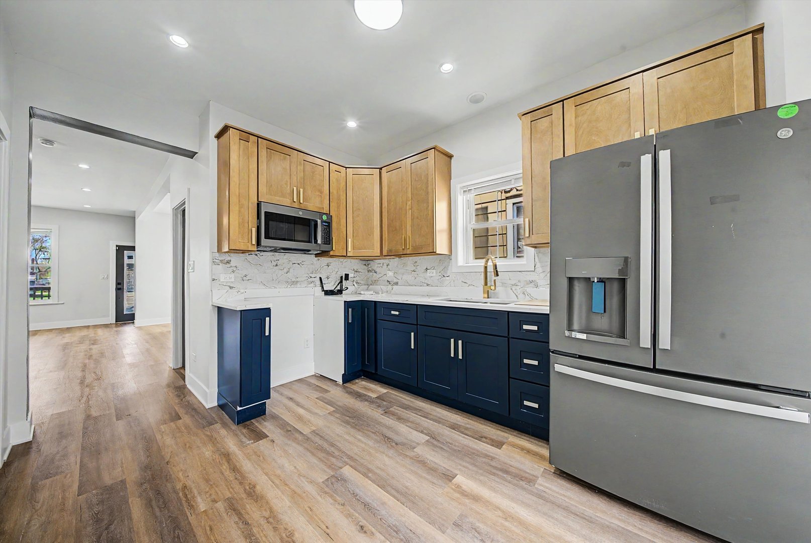 6517 S Winchester Avenue