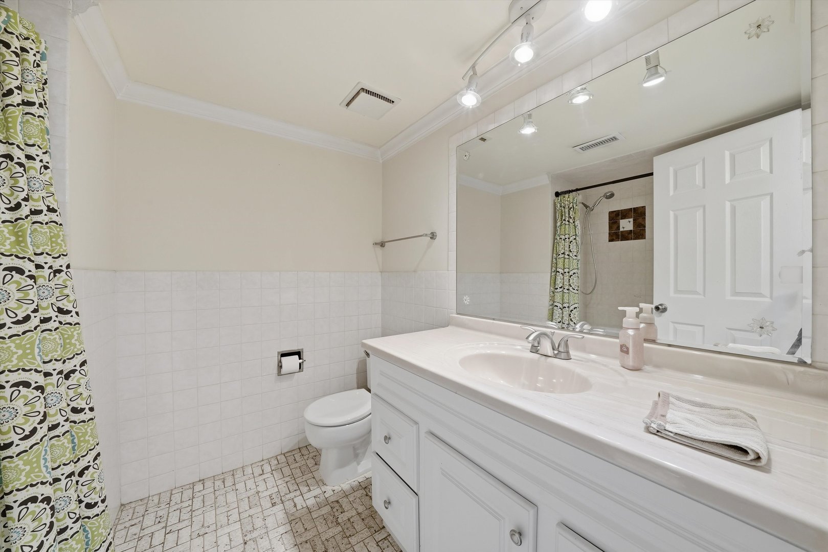 9535 S 54th Avenue Unit: 3N