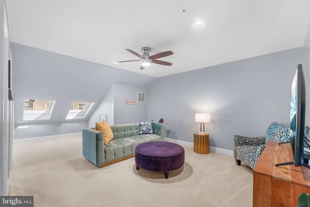 7820 LOBLOLLY WAY