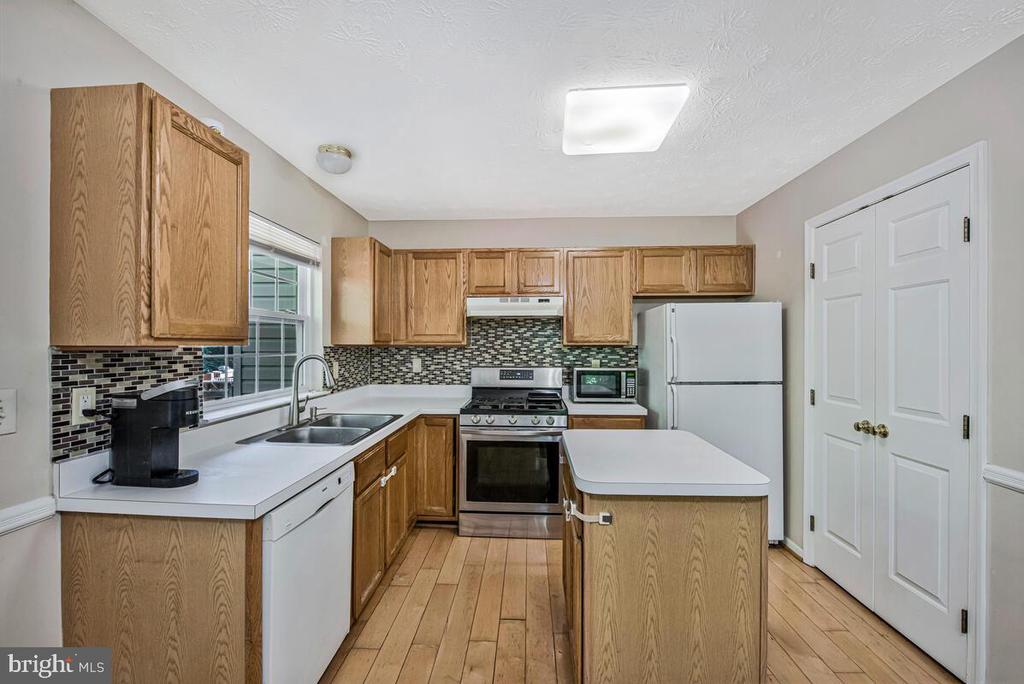 3218 WATER LILY COURT
