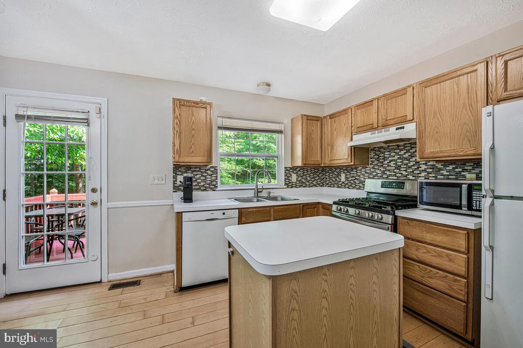 3218 WATER LILY COURT