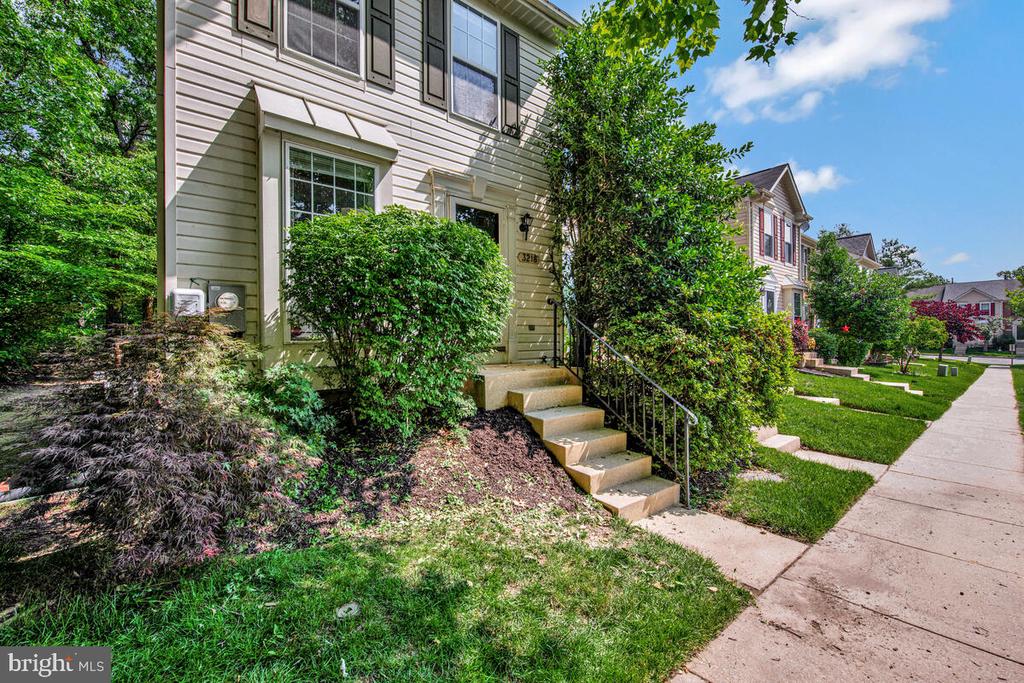 3218 WATER LILY COURT