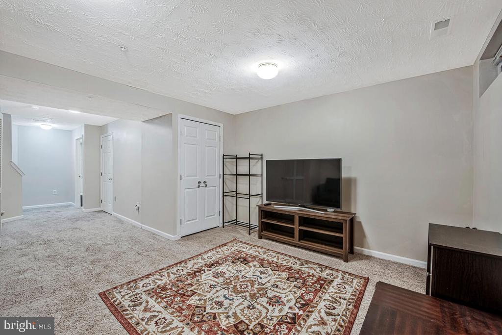 3218 WATER LILY COURT