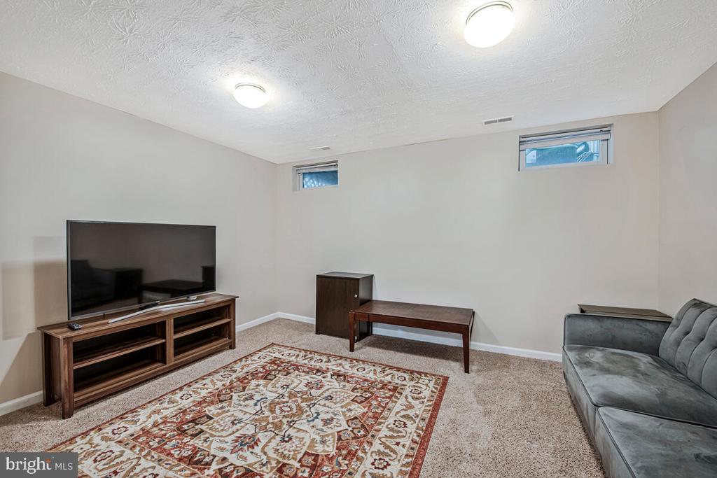 3218 WATER LILY COURT