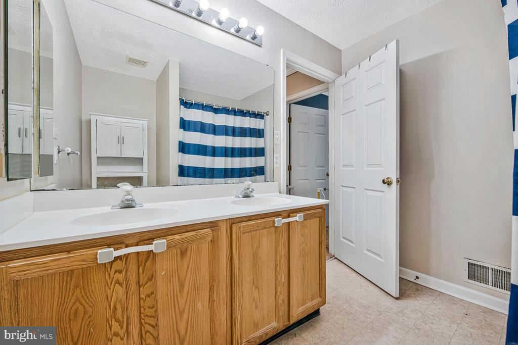 3218 WATER LILY COURT