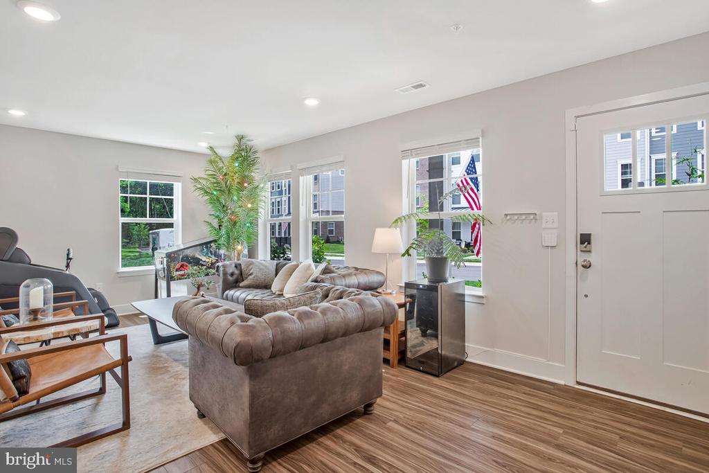 113 TREBLIS WAY