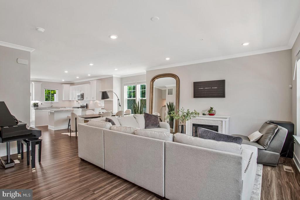 113 TREBLIS WAY
